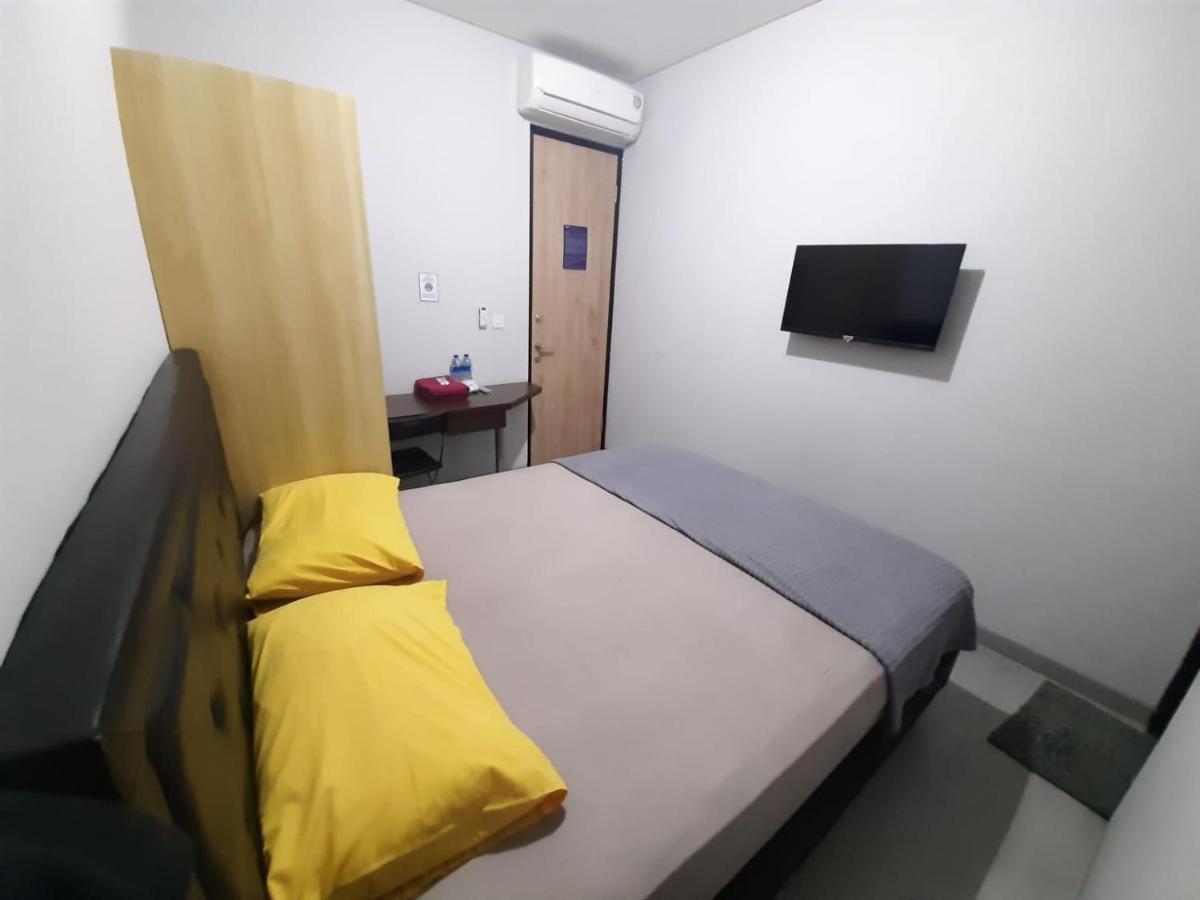 Oyo Life 92770 Cozy Puri 22 Hotel Jakarta Bagian luar foto